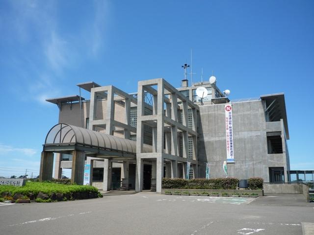 Government office. Nikaho office Kisakata to government buildings 1351m