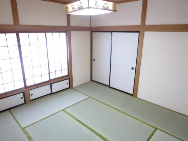 Non-living room. 1F 8-mat Japanese-style. Calm and there is a Japanese-style room. 