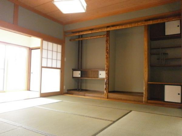 Non-living room. This is an 8-mat Japanese-style room with a veranda facing the south