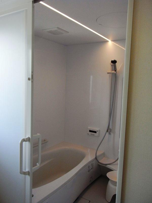 Bathroom. Bathroom tones and clean full of ivory
