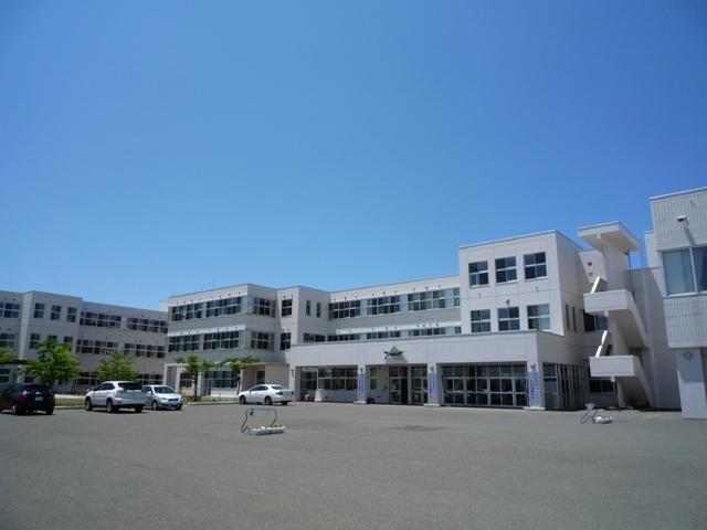 Junior high school. Yurihonjo stand Honjo 1395m to East Junior High School
