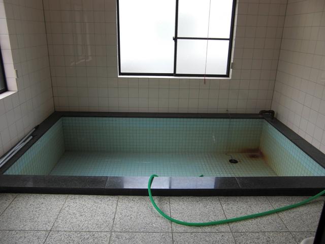Bathroom. It is a large bath with hot spring