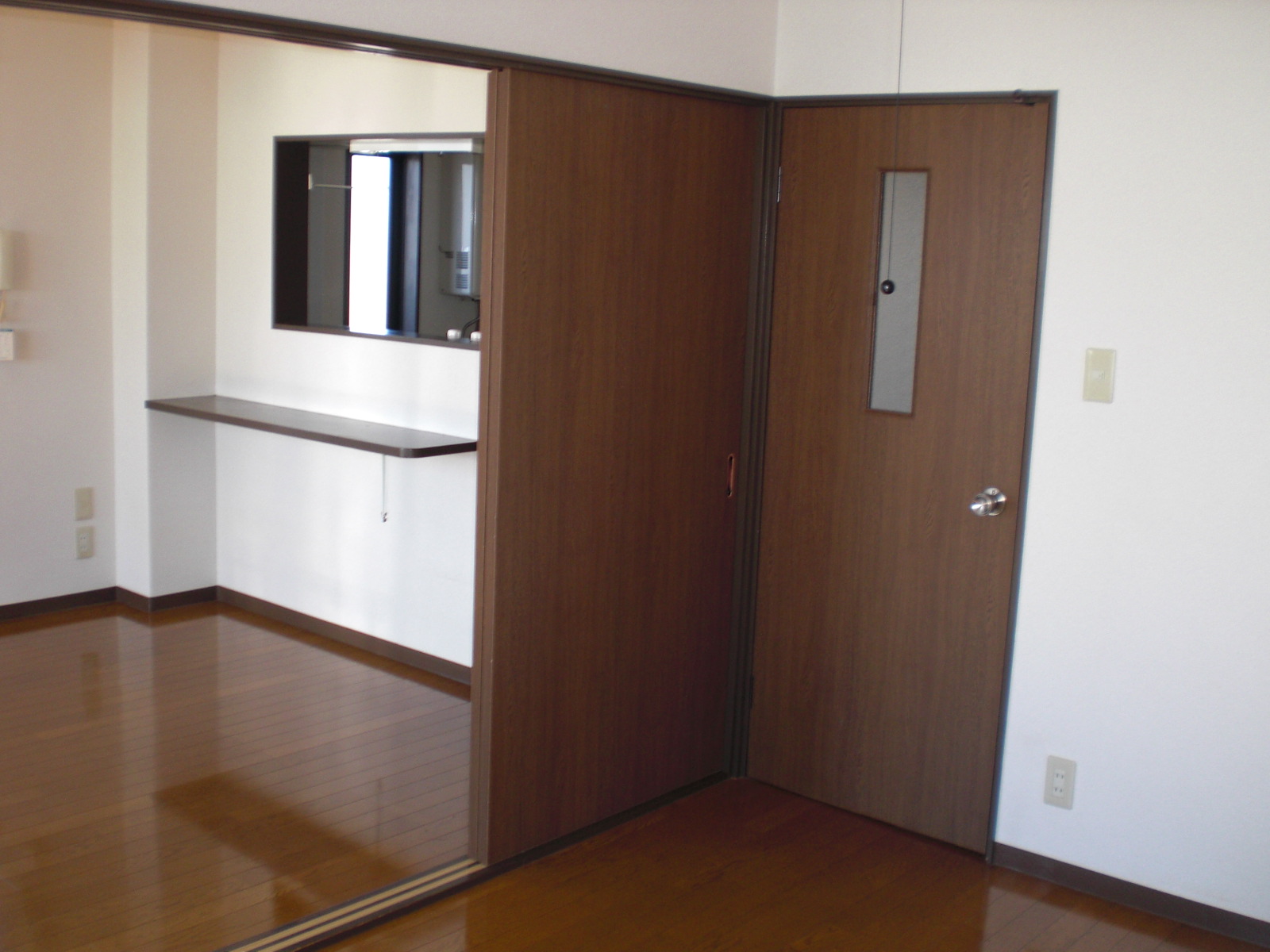 Other room space. Between the Western and DK There are four sliding door