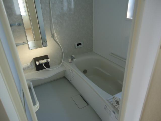 Bathroom. Hitotsubo type