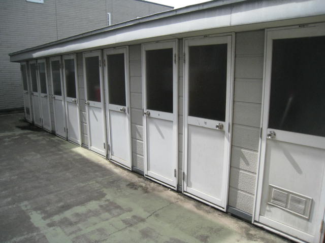 Other common areas. External storeroom