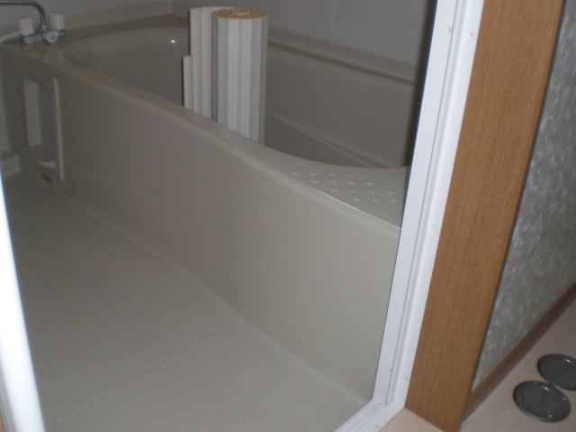 Bath. 1 square meters bath to put in the spacious family.
