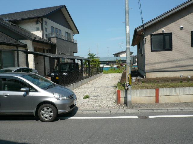 Local land photo. State of the contact road (near the passage entrance)