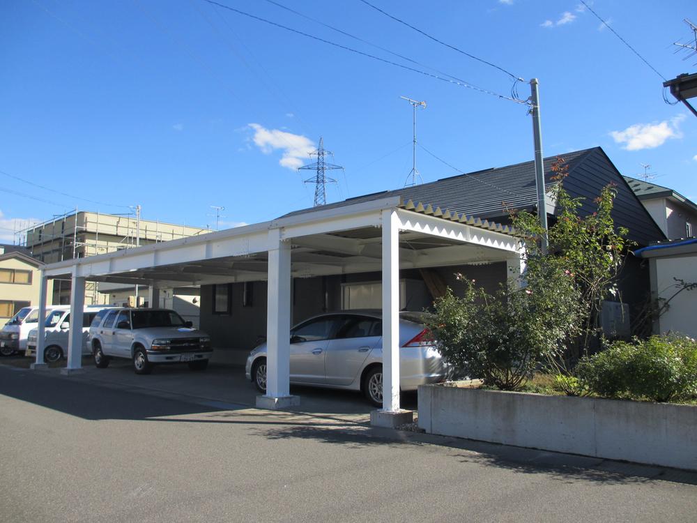 Local appearance photo. Is Misawa Homes existing home dating back 11 years. You can park easily two to the steel frame carport that was built last year, Down it is also comfortable and unnecessary snow. 