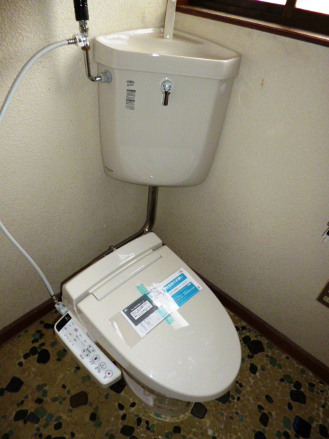 Toilet. With heated toilet seat toilet, I like the feeling with the new article!