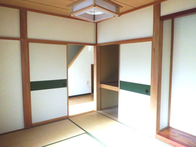 Living and room. Sunny! Warm Japanese-style room