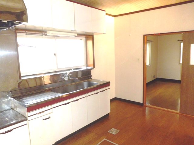Kitchen. The kitchen is spacious, It is much too wide
