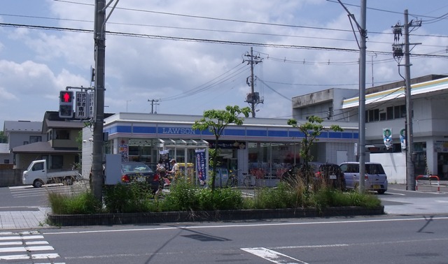 Convenience store. 278m until Lawson Towada Nishiniban the town store (convenience store)