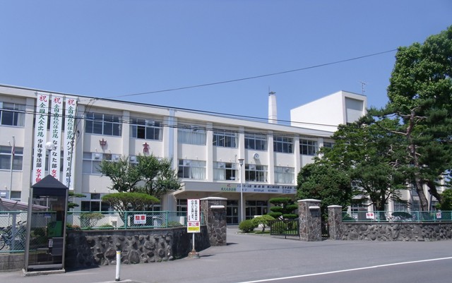 high school ・ College. Aomori Prefectural Sanbongi High School (High School ・ NCT) to 309m