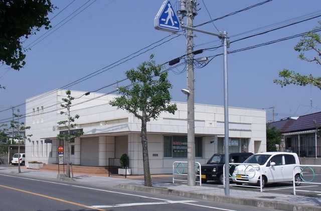 Bank. 671m until the blue forest credit union Daigakudori Branch (Bank)