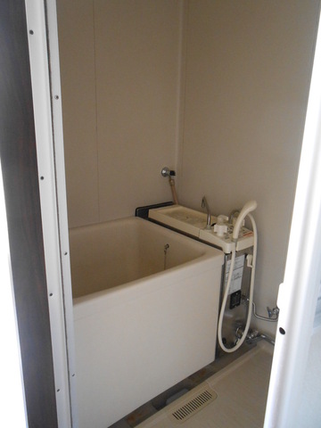 Bath. Bathroom (balance tank)