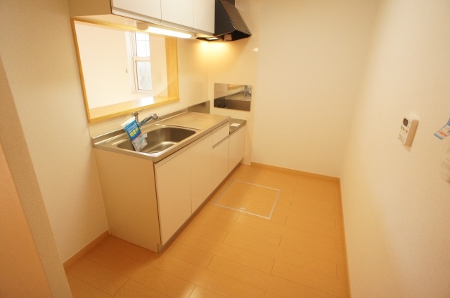 Kitchen. Refrigerator yard, Underfloor Storage