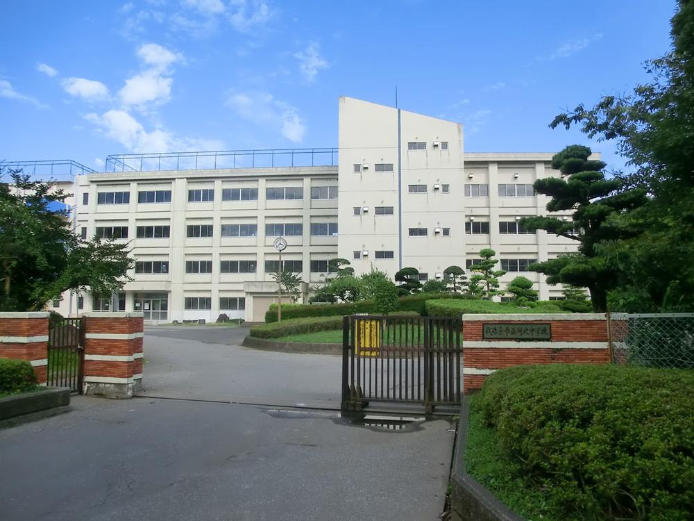 Junior high school. Abiko 1703m to stand Hubei Junior High School