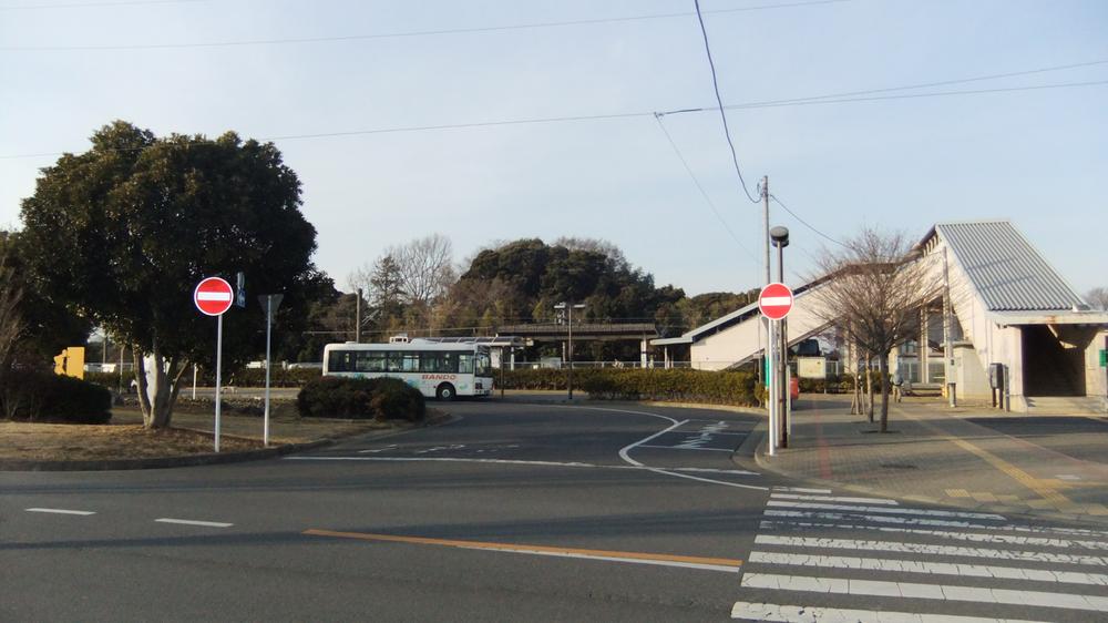 station. JR Narita to "new tree" 1040m