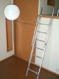 Living and room. It has become a loft and climb the ladder ☆
