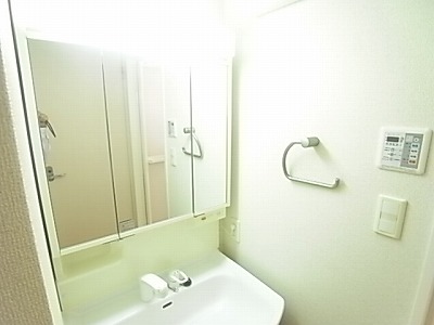 Washroom. Wash dressing room ・ Shampoo dresser.