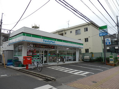 Convenience store. 700m to Family Mart (convenience store)