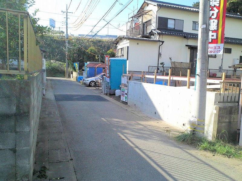 Local photos, including front road. Local (11 May 2013) Shooting