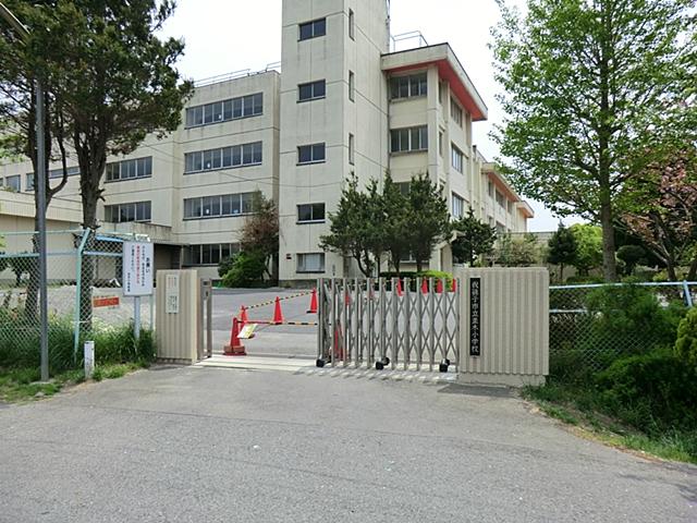 Primary school. Abiko 900m to stand Namiki Elementary School