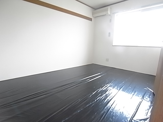Other room space. Japanese-style room is clean before occupancy.
