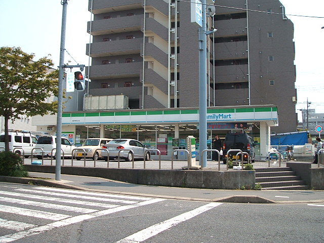 Convenience store. 187m to Family Mart (convenience store)