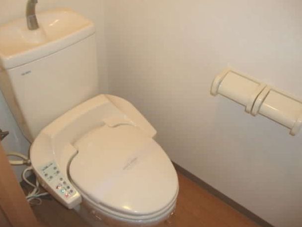 Toilet. Heating toilet seat ・ With Washlet.