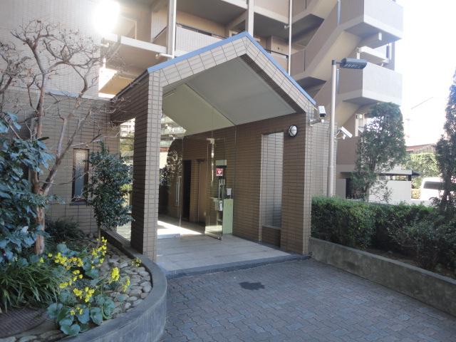 Entrance.  ◆ Of course, auto-lock, Facilities enhancement, such as home delivery box!