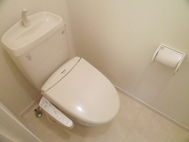 Toilet.  ☆ Bidet ☆ 