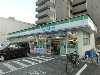 Convenience store. 140m to Family Mart (convenience store)