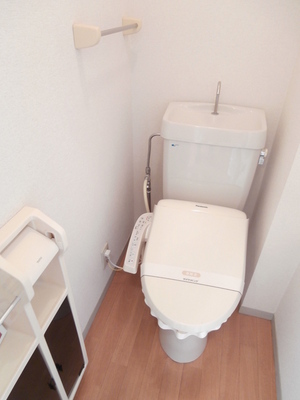 Toilet.  ◆ toilet ◆
