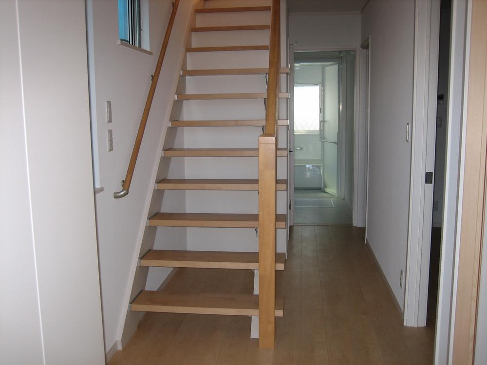 Other local. Local (12 May 2013) shooting bright entrance hall