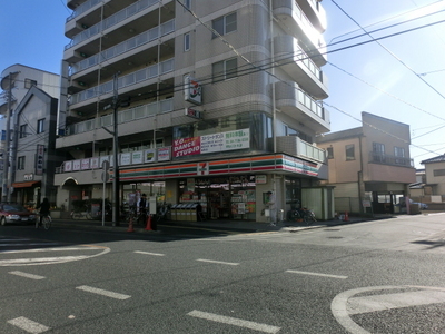 Convenience store. 480m to Seven-Eleven (convenience store)