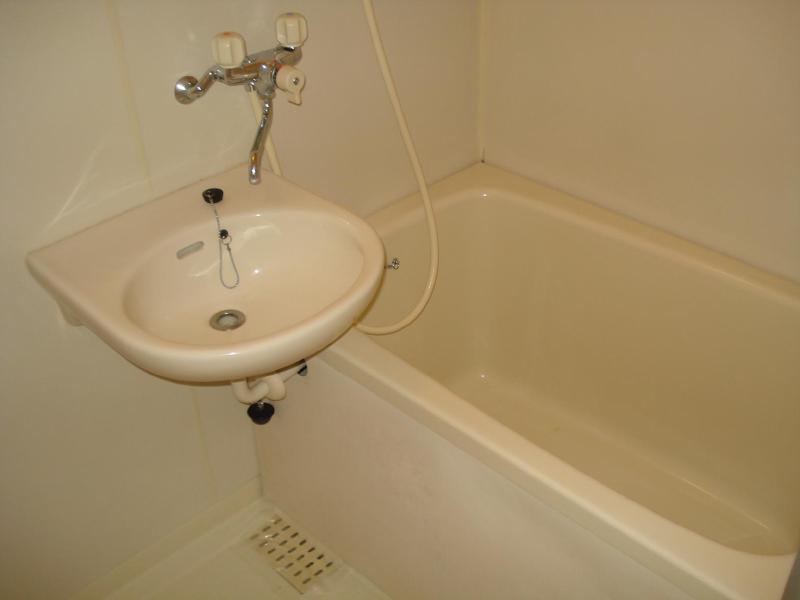 Bath. Washbasin with a clean bathroom