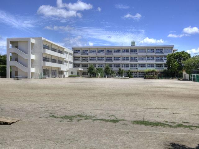 Primary school. Abiko Municipal Abiko 410m to the third elementary school