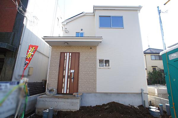 Local appearance photo. Local (11 May 2013) Shooting