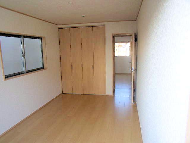 Non-living room. Local (12 May 2013) Shooting