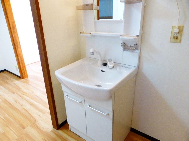 Washroom. Wash basin (new)