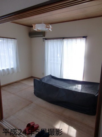 Living and room. Japanese-style room Air-conditioned Tatami is laid on arrival