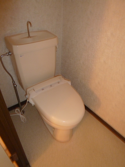 Toilet. Same property ・ For indoor photo of another room