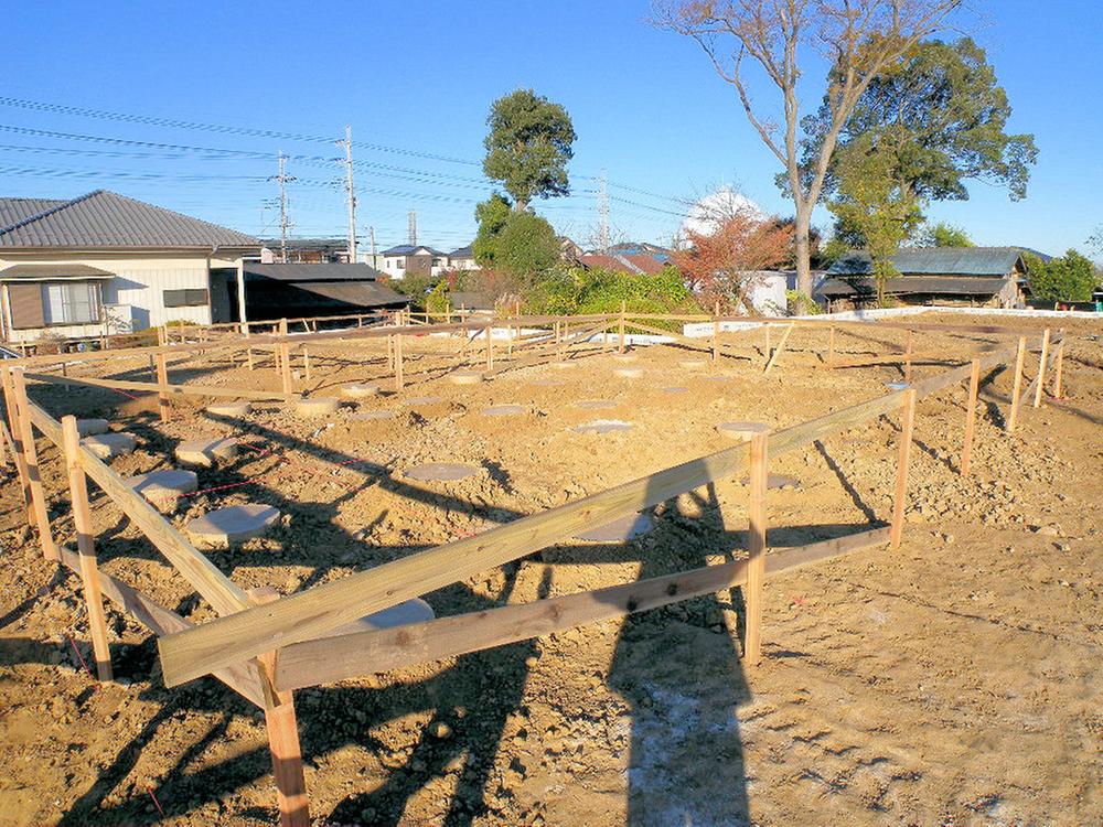 Local appearance photo. Local (11 May 2013) Shooting We now begin to build a foundation of the building.