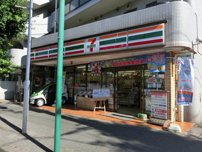 Convenience store. 370m to Seven-Eleven (convenience store)