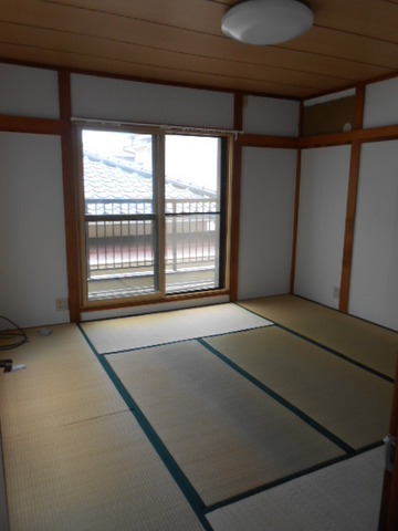 Living and room. 2F Japanese-style room (2)