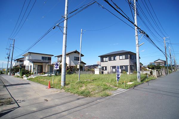 Local photos, including front road. Local (11 May 2013) Shooting