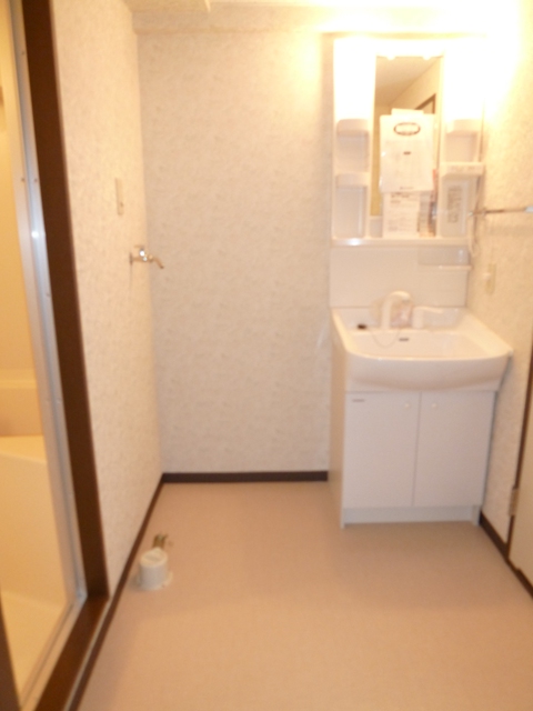 Washroom. Same property ・ For indoor photo of another room