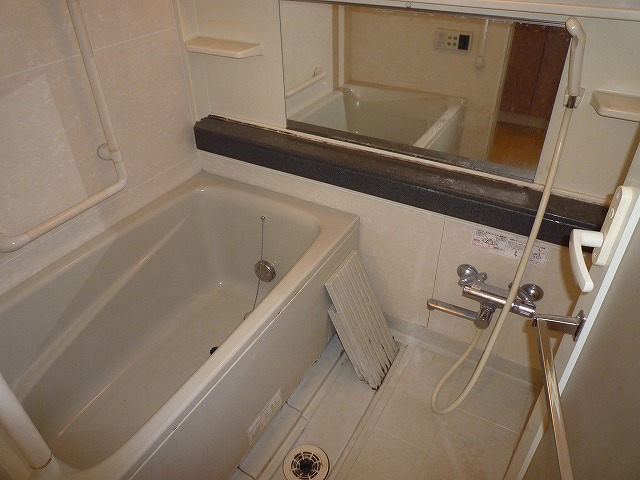 Bath. Reheating function ・ Bathroom dryer with bus. 