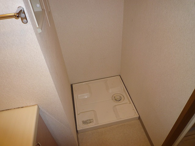 Other Equipment. There is storage room washing machine. 